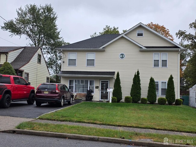 Photo - 424 Remsen Ave