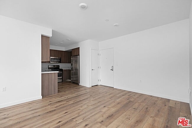 Photo - 5229 Willowcrest Ave