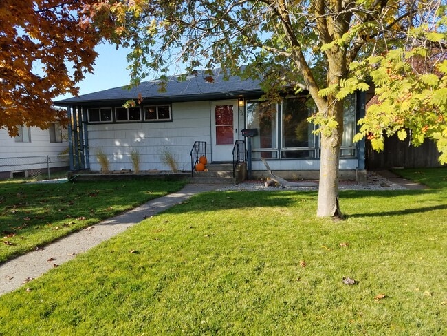 Building Photo - 122 W Amherst Ct Rental