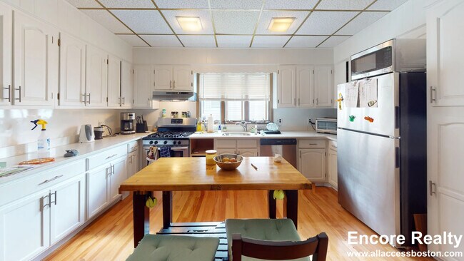 Building Photo - 60-62 Pinkert St Unit 60