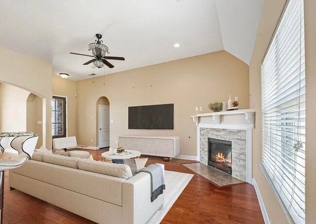 Photo - 2890 Colony Cove
