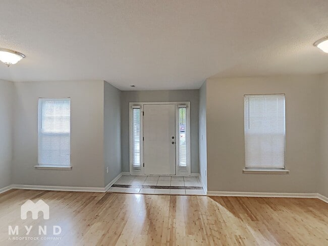 Photo - 6 Yorkfield Ct