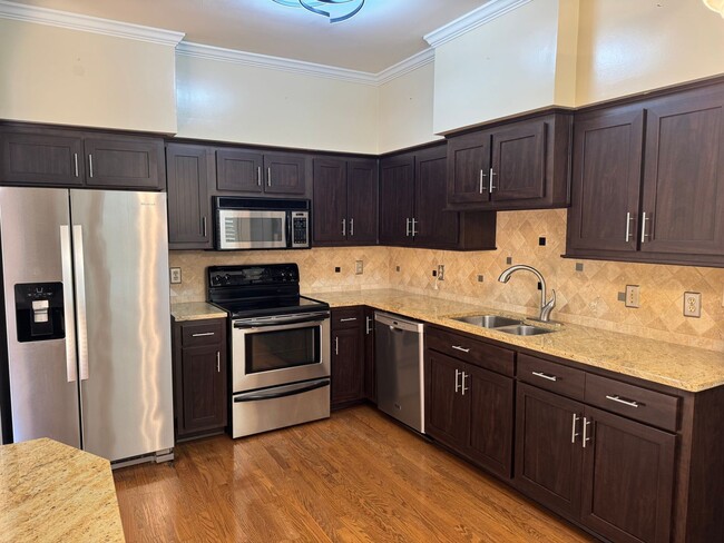 Photo - 2BR Bellevue Townhome