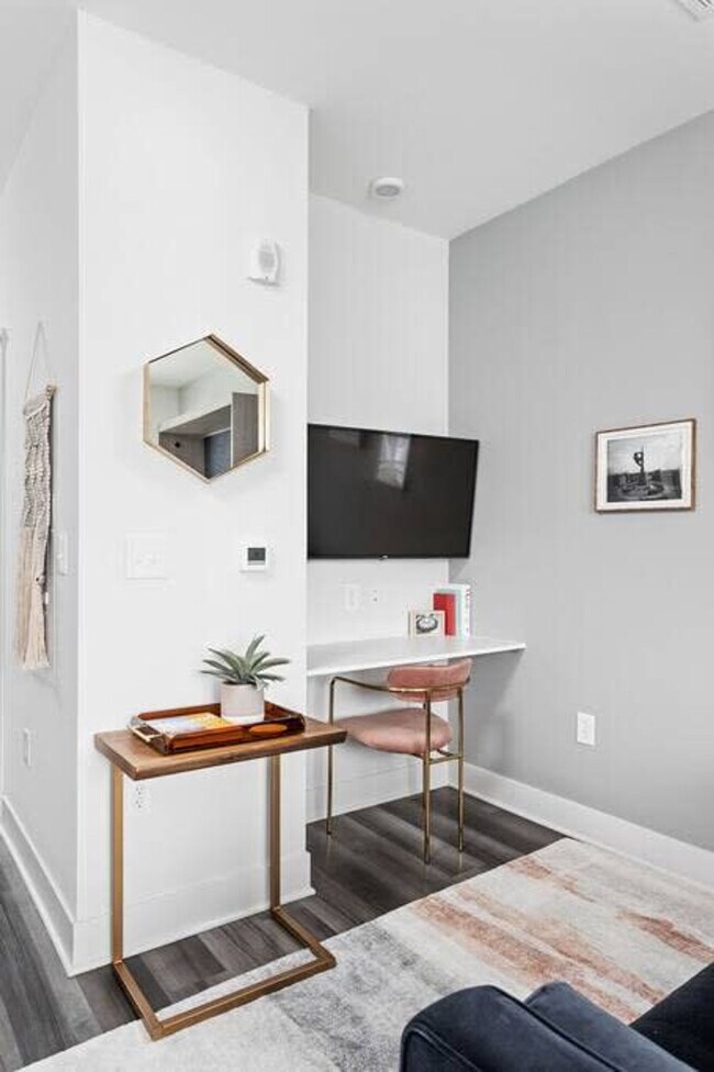 Photo - 520 E Washington St Unit ID1014497P