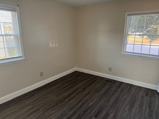 Photo - 303 Tall Pine Road