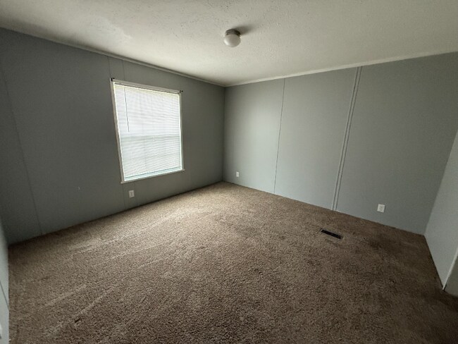 Photo - 47 W Manor St