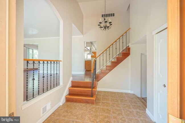 701 Crestbrook Ave