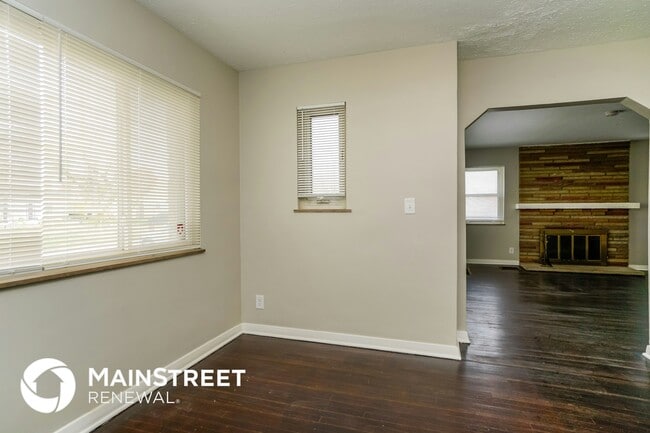 Photo - 1646 Oakwood Ave