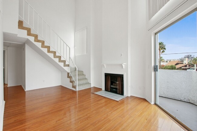 Photo - 3685 Watseka Ave Unidad 205