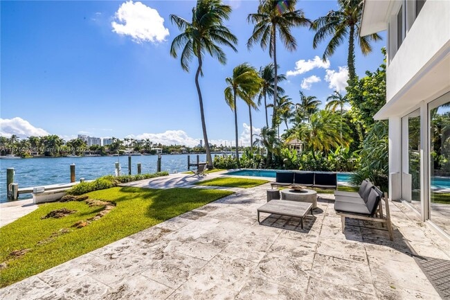 Photo - 617-625 E Dilido Dr