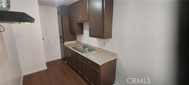 Photo - 1477 N Raymond Ave Apartamento