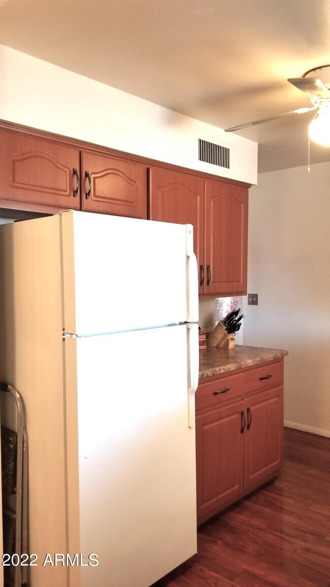 Photo - 716 N 64th St