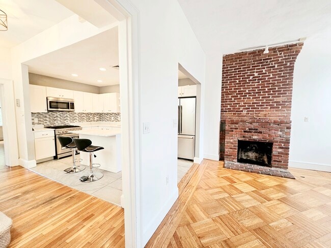 Photo - 1712 Beacon St Unit 14