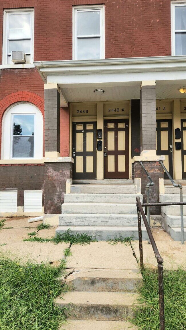 3443 Iowa Ave