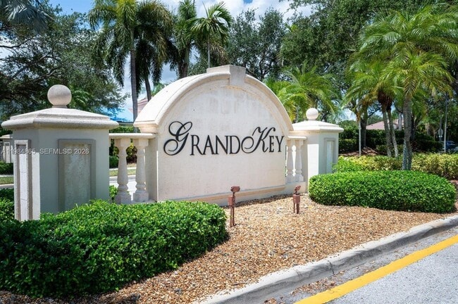 Photo - 18860 SW 25th Ct