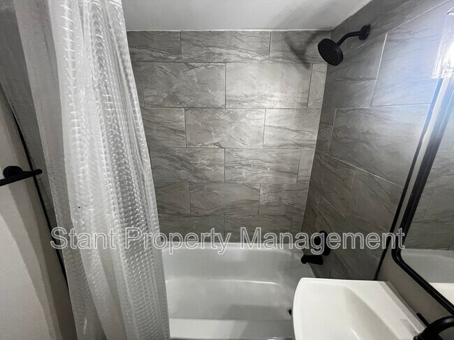 Photo - 20 W Park St Unidad 1