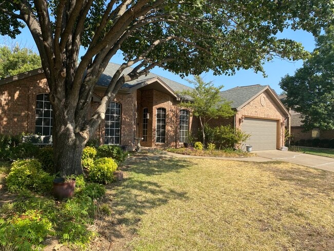Building Photo - 723 Carmel Dr Rental