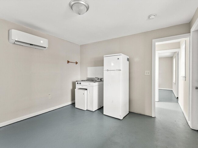 Photo - 205 E Main St Unit 05