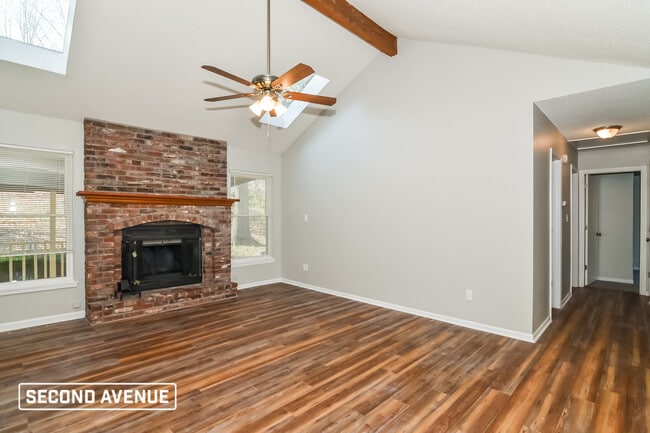 Photo - 716 SE Shamrock Ln