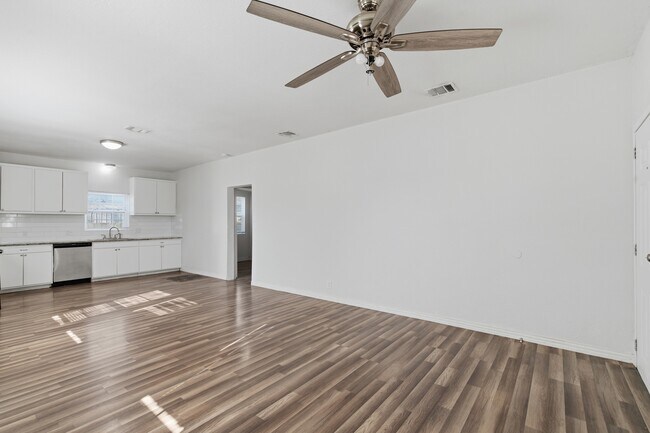 Photo - 507 S Scullin Ave