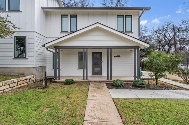 Building Photo - 201 E 35th St Rental