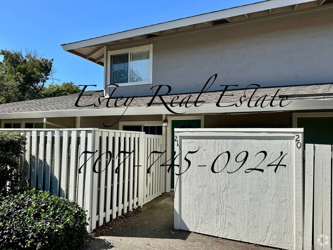 Building Photo - Napa Valley Brookside Townhouse