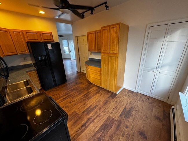 Photo - 337 E 2nd St