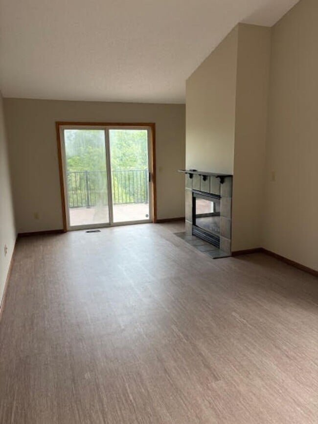 Photo - 2 Bedroom 2 Bath Townhome in Rogers!