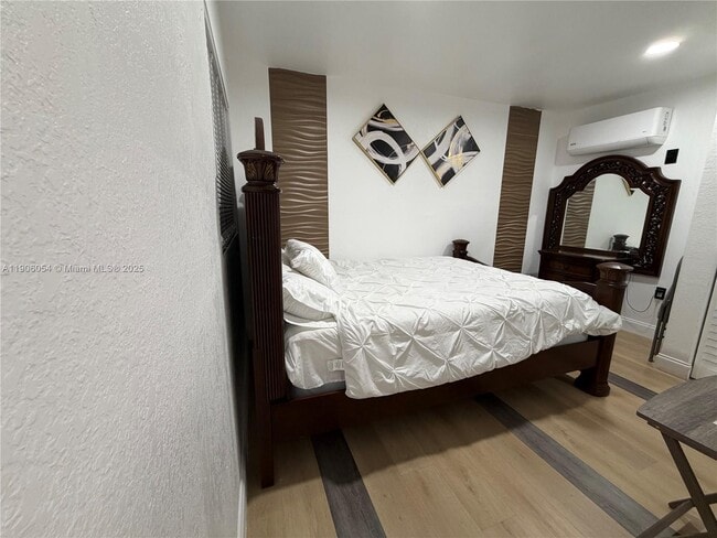 Photo - 301 NE 172nd St Unit 1