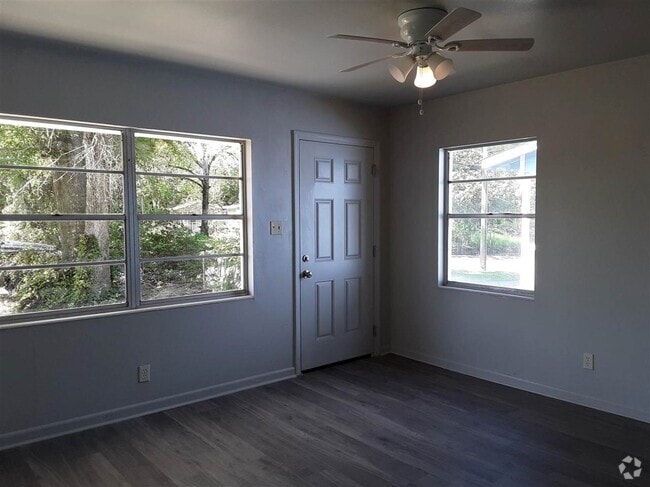 Building Photo - 1104 Volusia St Rental