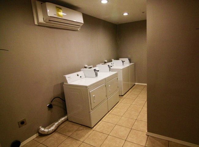 Photo - 1306 E 11th St Unit 2