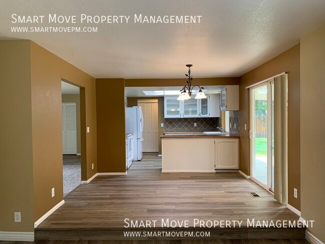 Photo - 10023 W Skycrest Dr