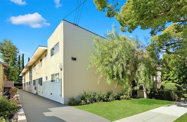 Building Photo - 231 S Catalina Ave Unit 5