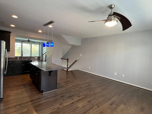 Photo - 2703 Osprey Way S