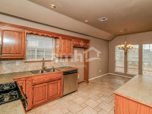 Photo - 10302 E 114th St S