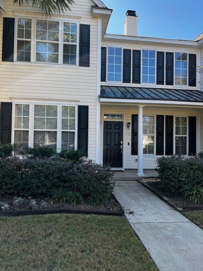 WESTBURY PARKWAY TOWNHOUSE - WESTBURY PARKWAY TOWNHOUSE