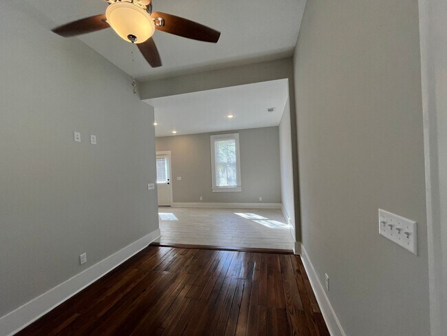 Photo - 3 Bedroom 2 Bathroom with washer/dryer, shared fenced in yard