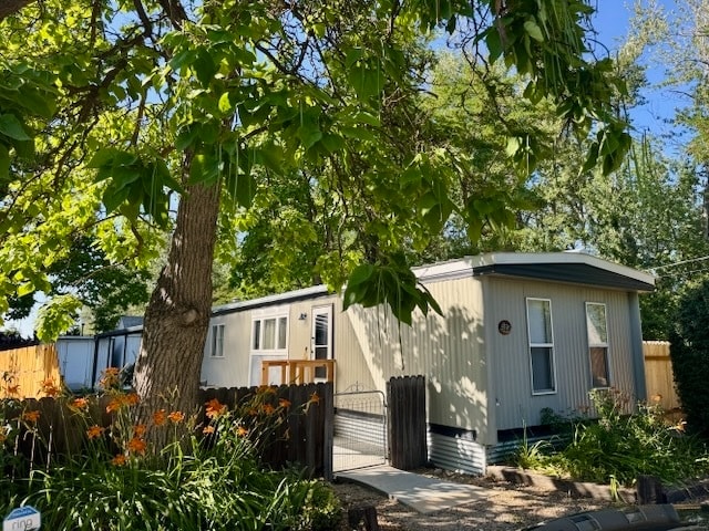 Building Photo - 524 E 40th St Rental