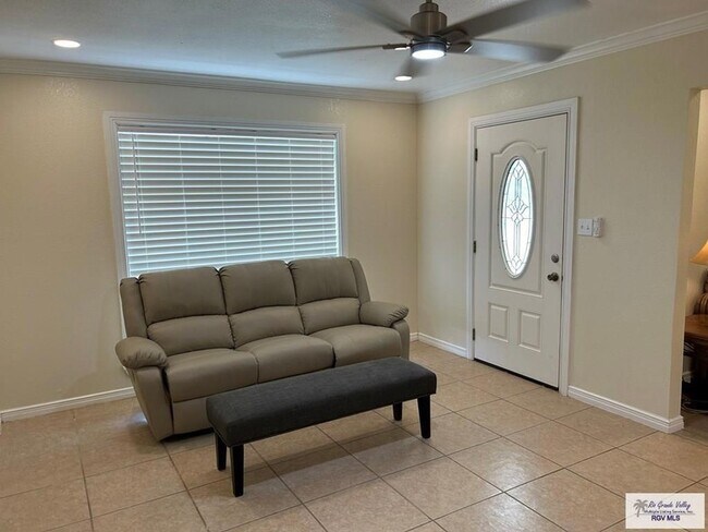 Photo - 711 Cisneros St