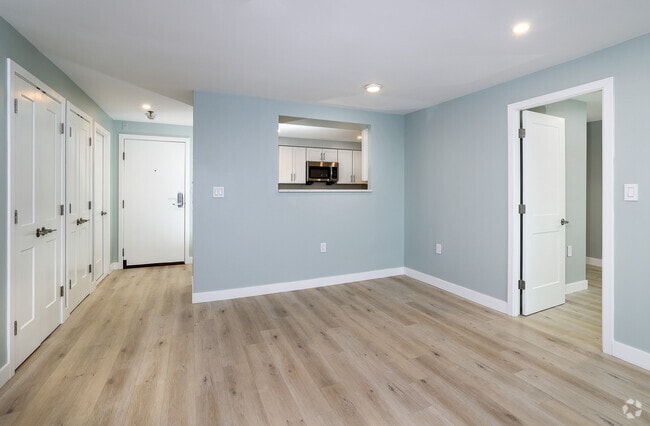 2BR, 2BA - 1,047SF - Dining Room