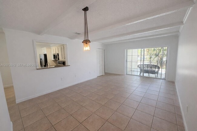 Photo - 15761 SW 137th Ave Unidad 202
