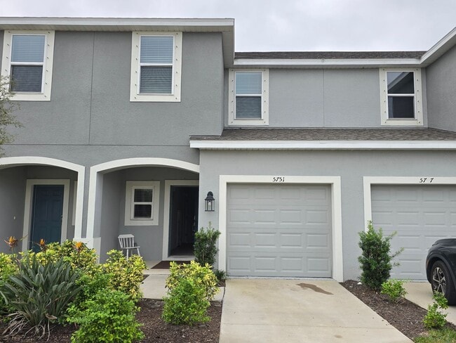 Building Photo - Palmero Community ~ 3 bed/ 2.5 bath Townhouse