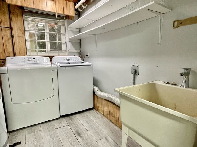 Photo - 2139 Tyner St