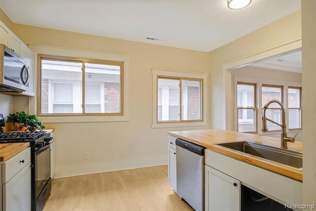 Photo - 1484 Virginia Park St Unit Upper