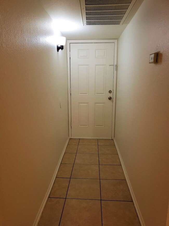 Photo - GATED COMMUNITY IN TEMPE! Unidad 113