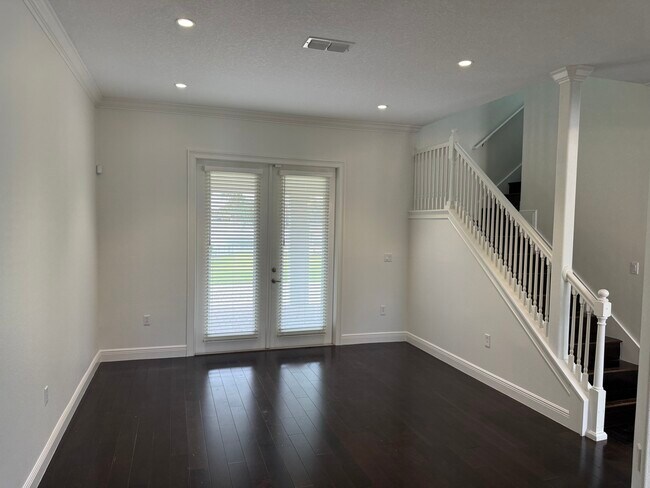 Photo - 3900 Lake Sarah Dr