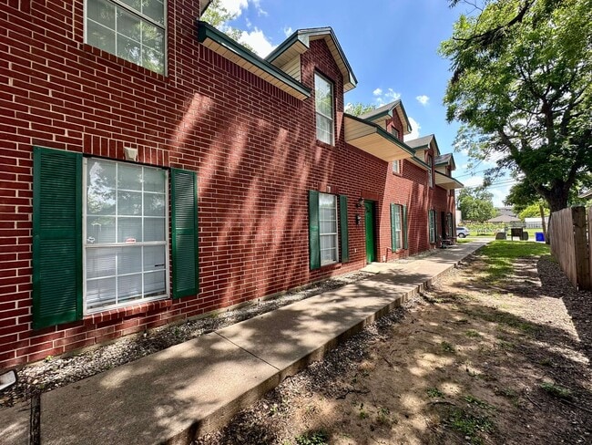 Building Photo - 1708 S 9th St Unit B