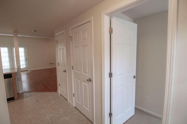 Photo - 1932 Center St