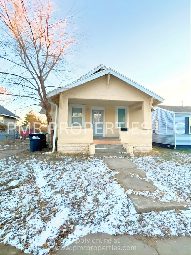 Building Photo - 2 Bedrooms/1 Bathroom House