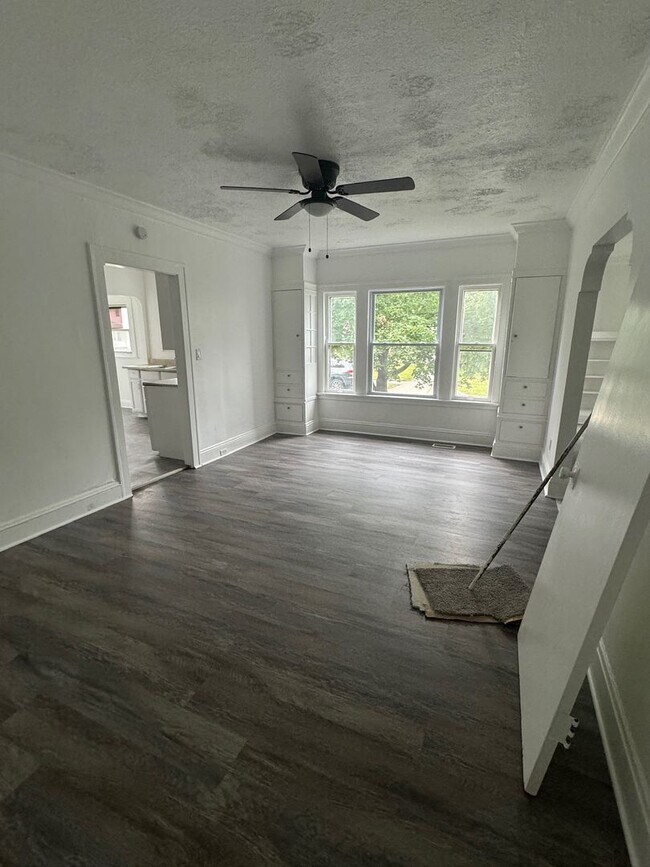 Photo - 3327 Yorkshire Rd Unit UP